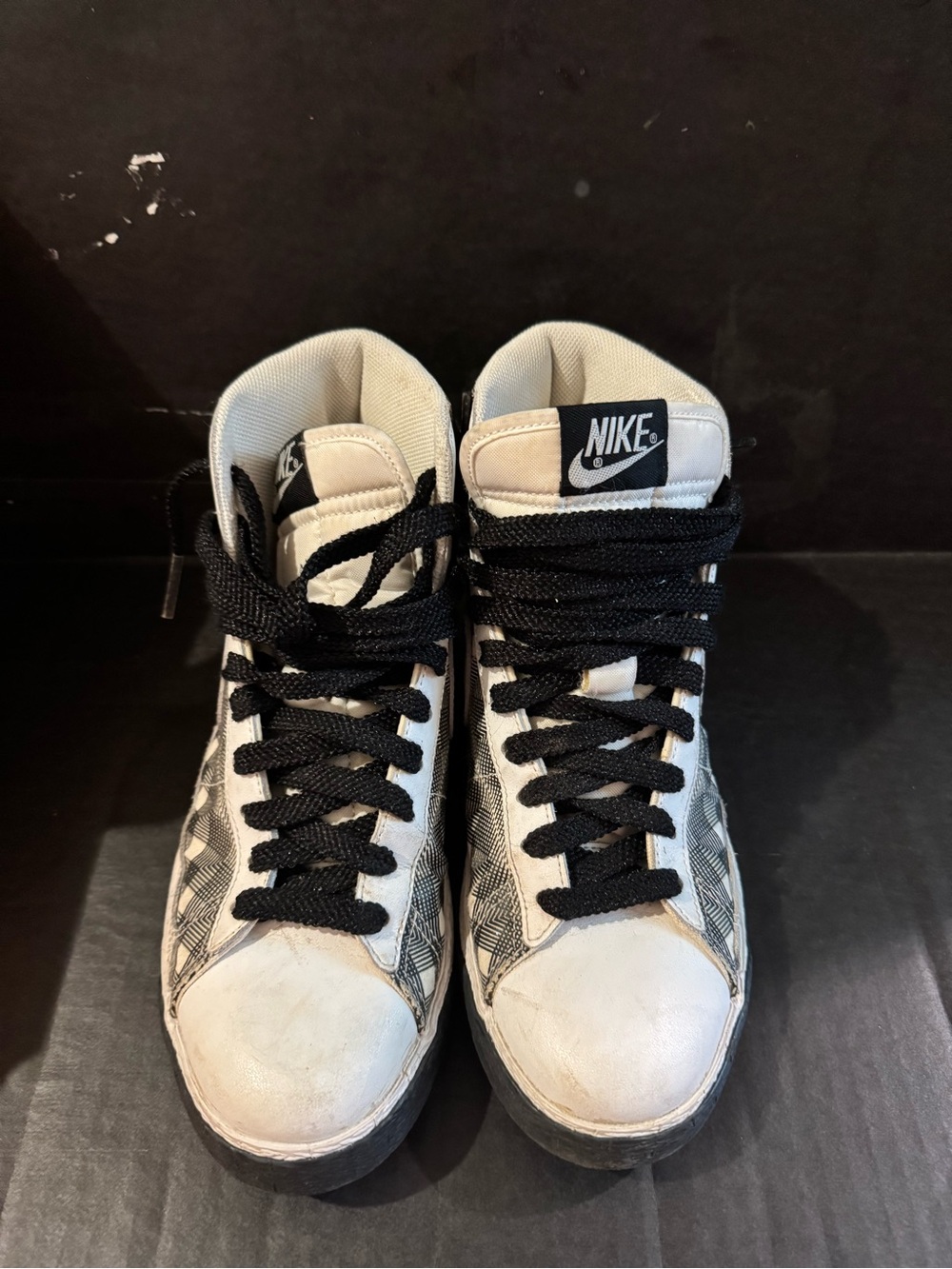 Women’s  NIKE FREE 5.0+
Size 8 black & white 
With flaws as shown in pictures